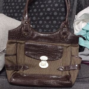 👜 Chaps Brown and Tan Women's Bag
